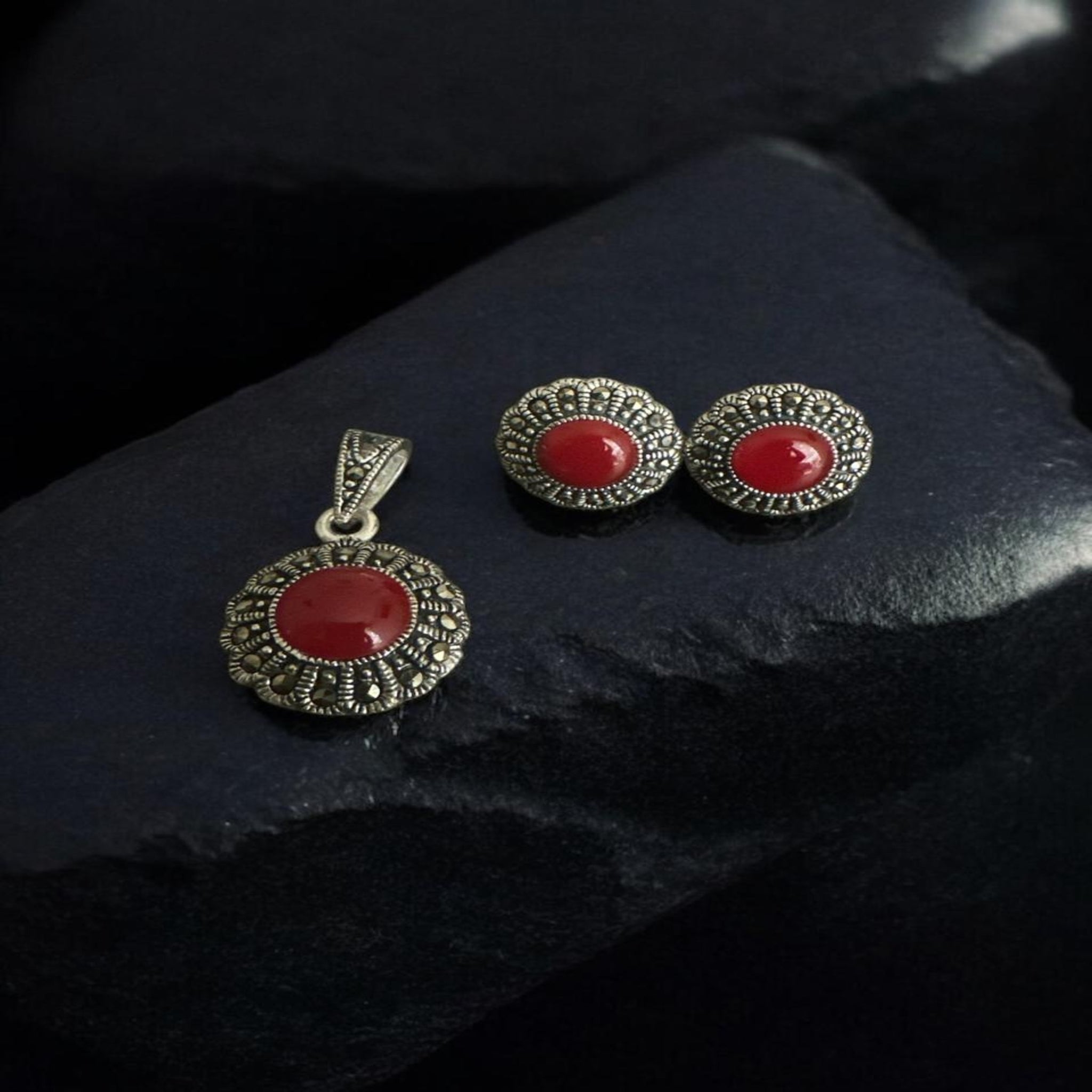 Ruby witb Marker Stone Pendent Set