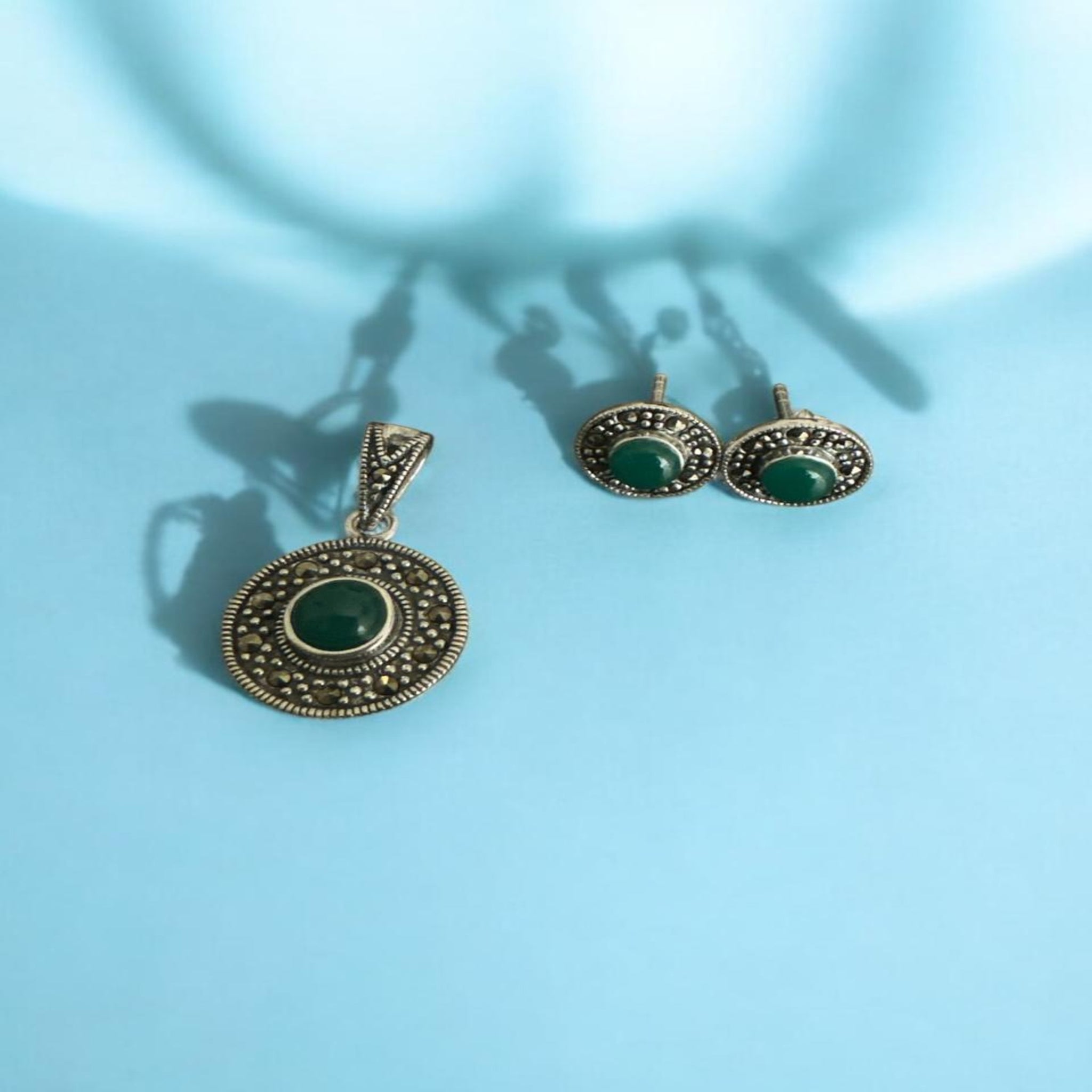 Green Emralds Round shape Pendent Set