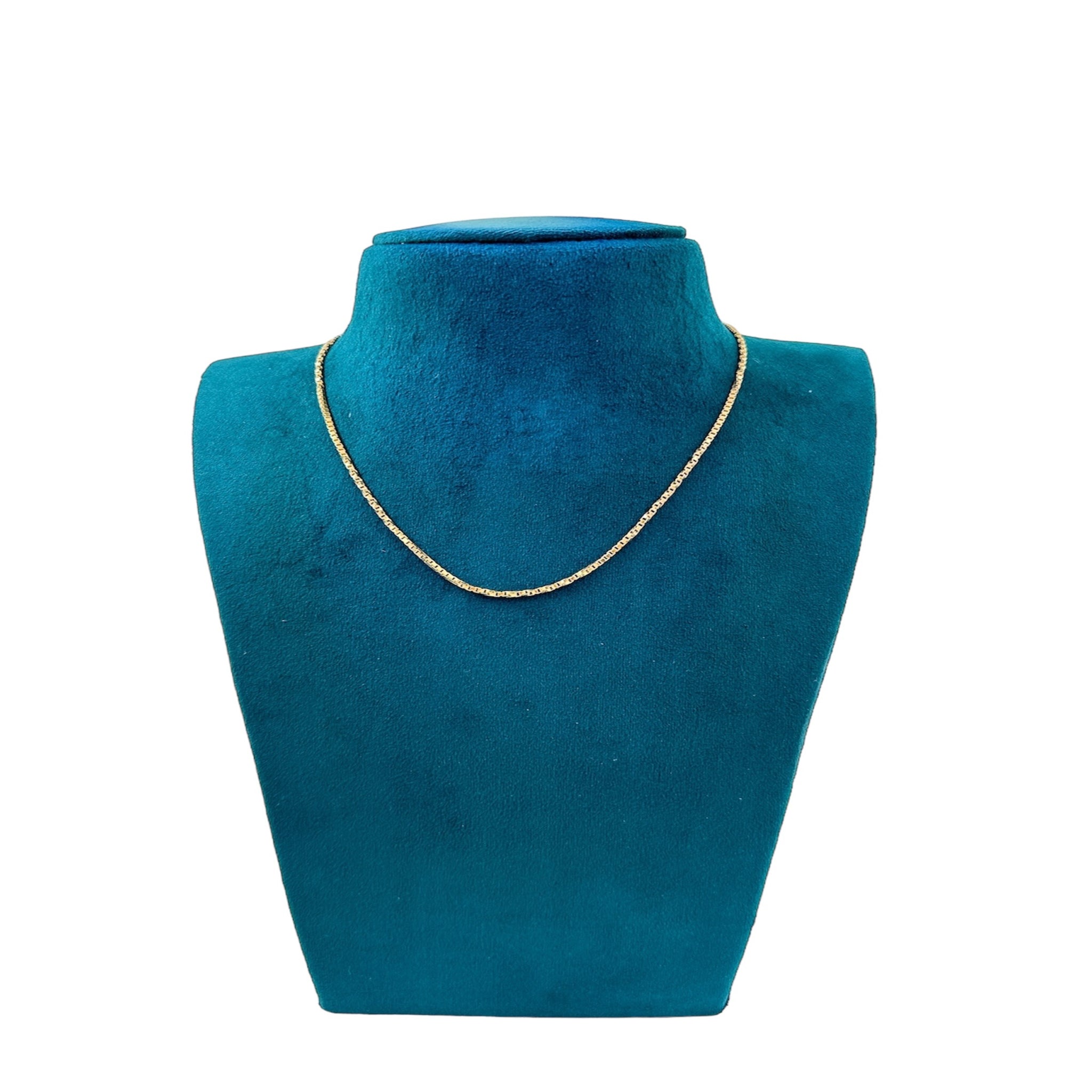 Casual Wear Chain for Women with Simple Design