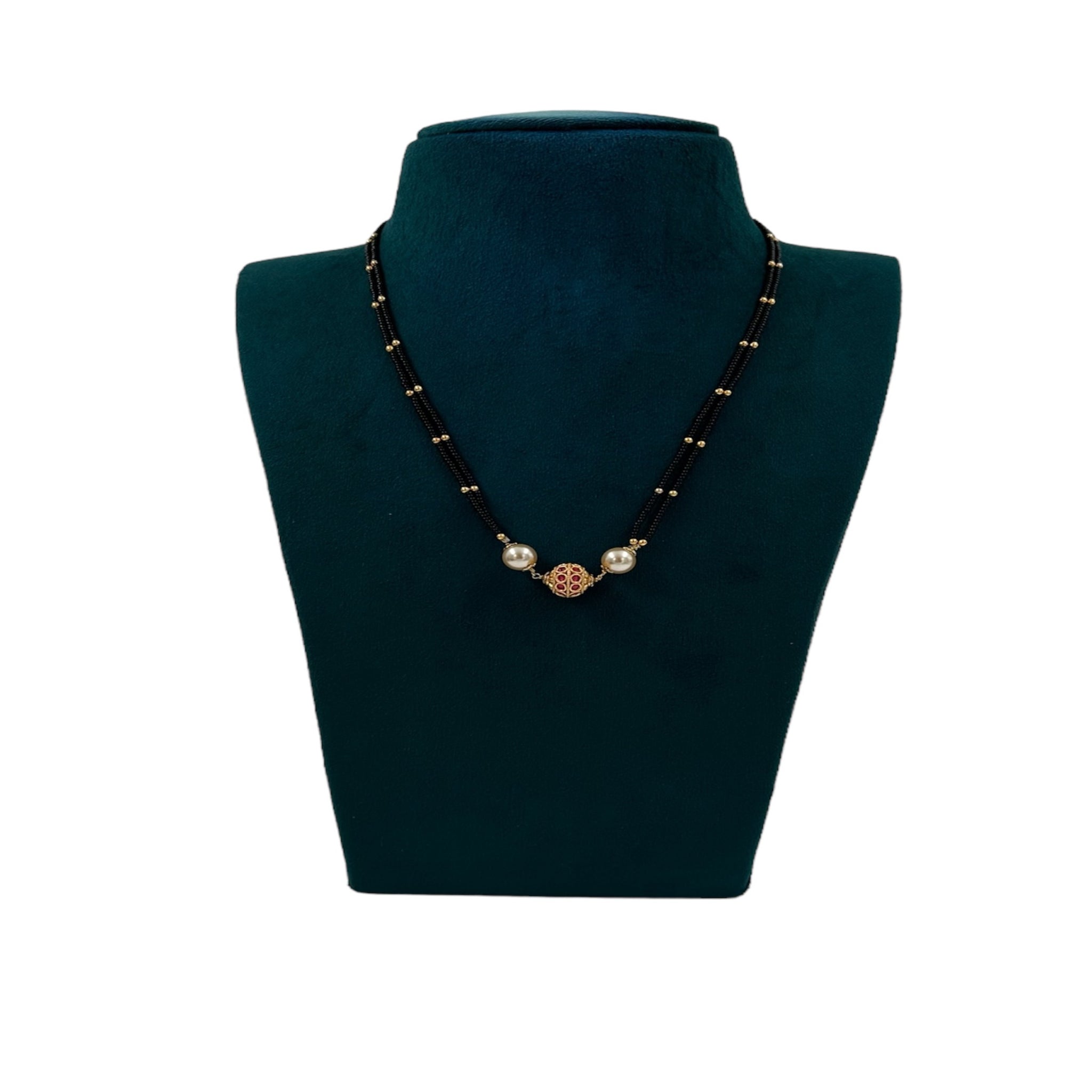 Chain with Swaroski pearls and Gold balls