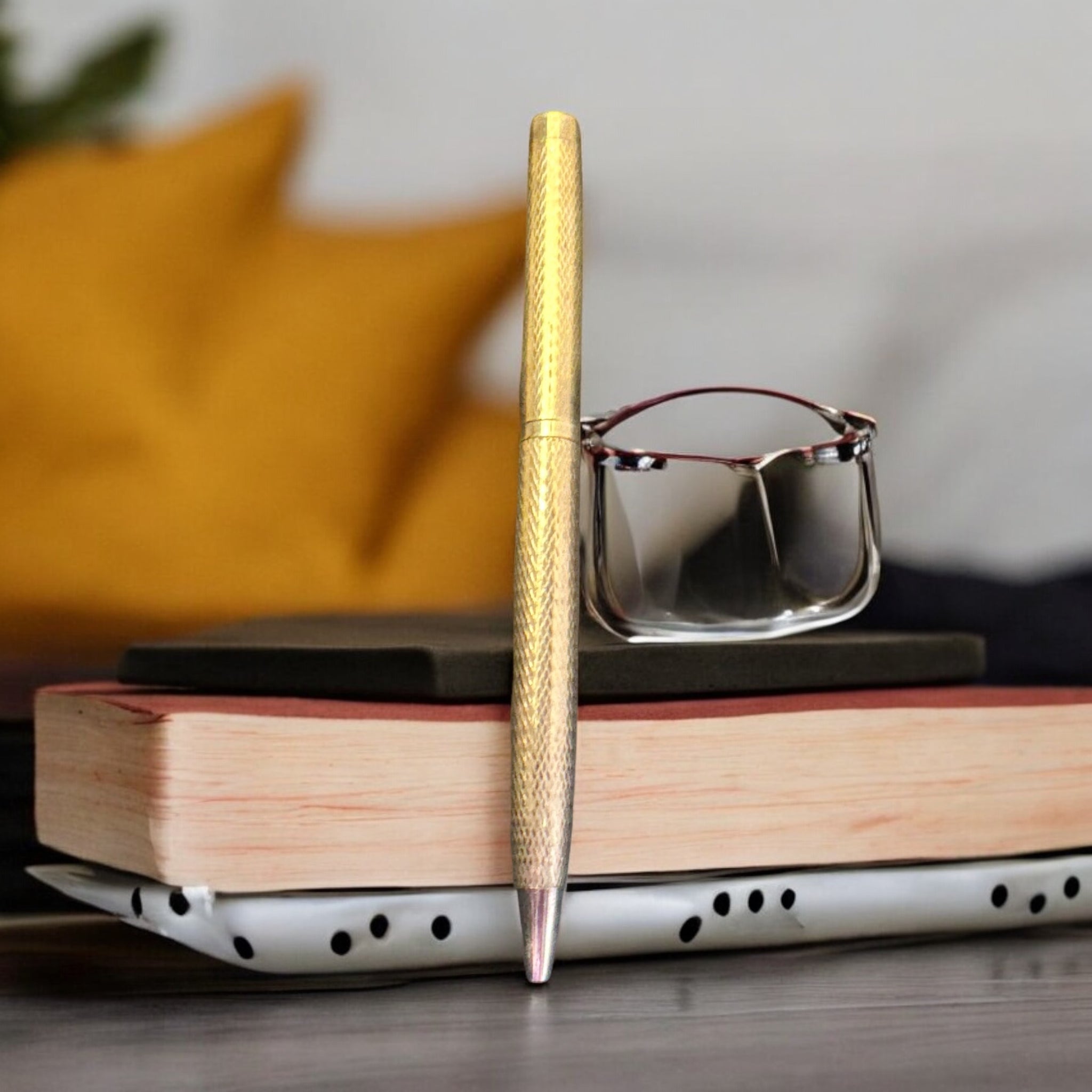 Silver Pen 92.5 Plain With Silver Palish