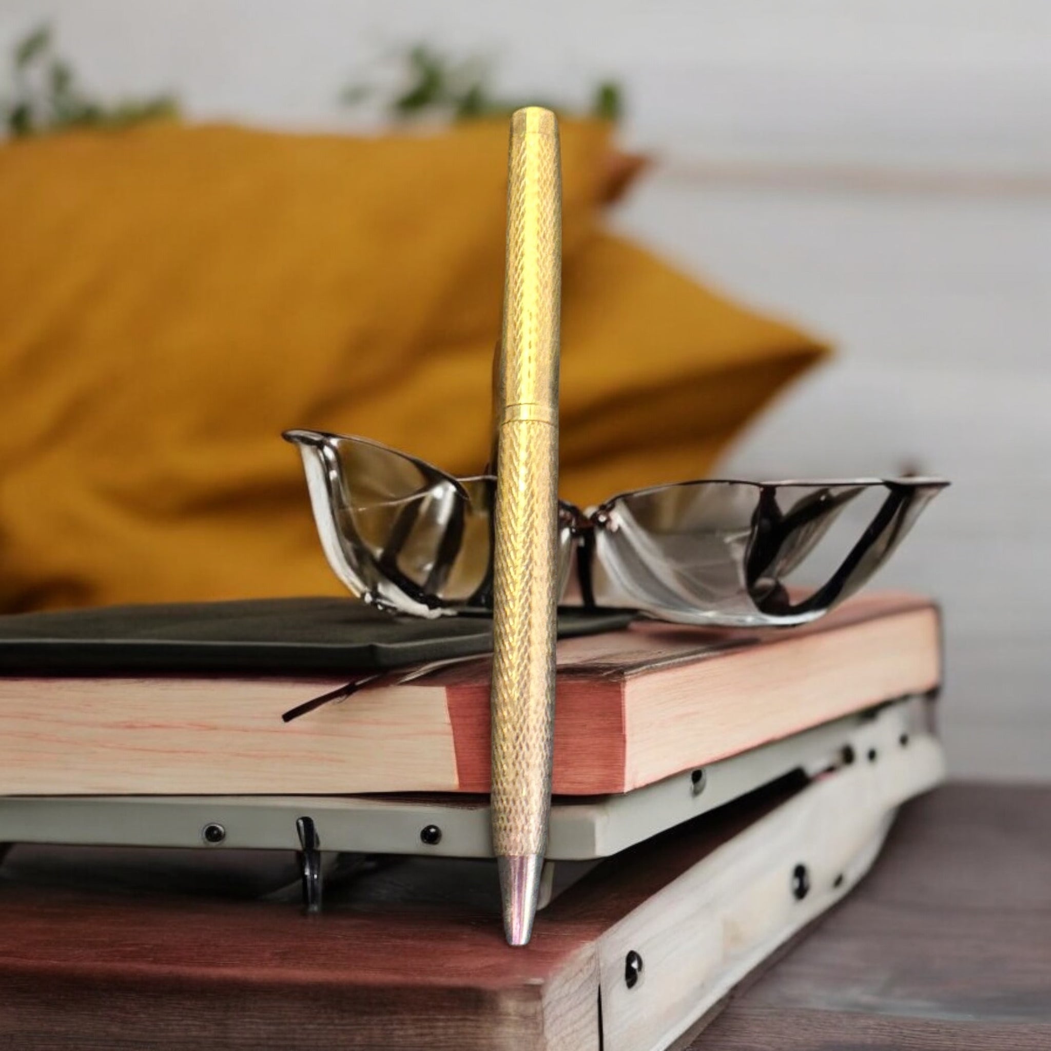 Silver Pen 92.5 Plain With Silver Palish