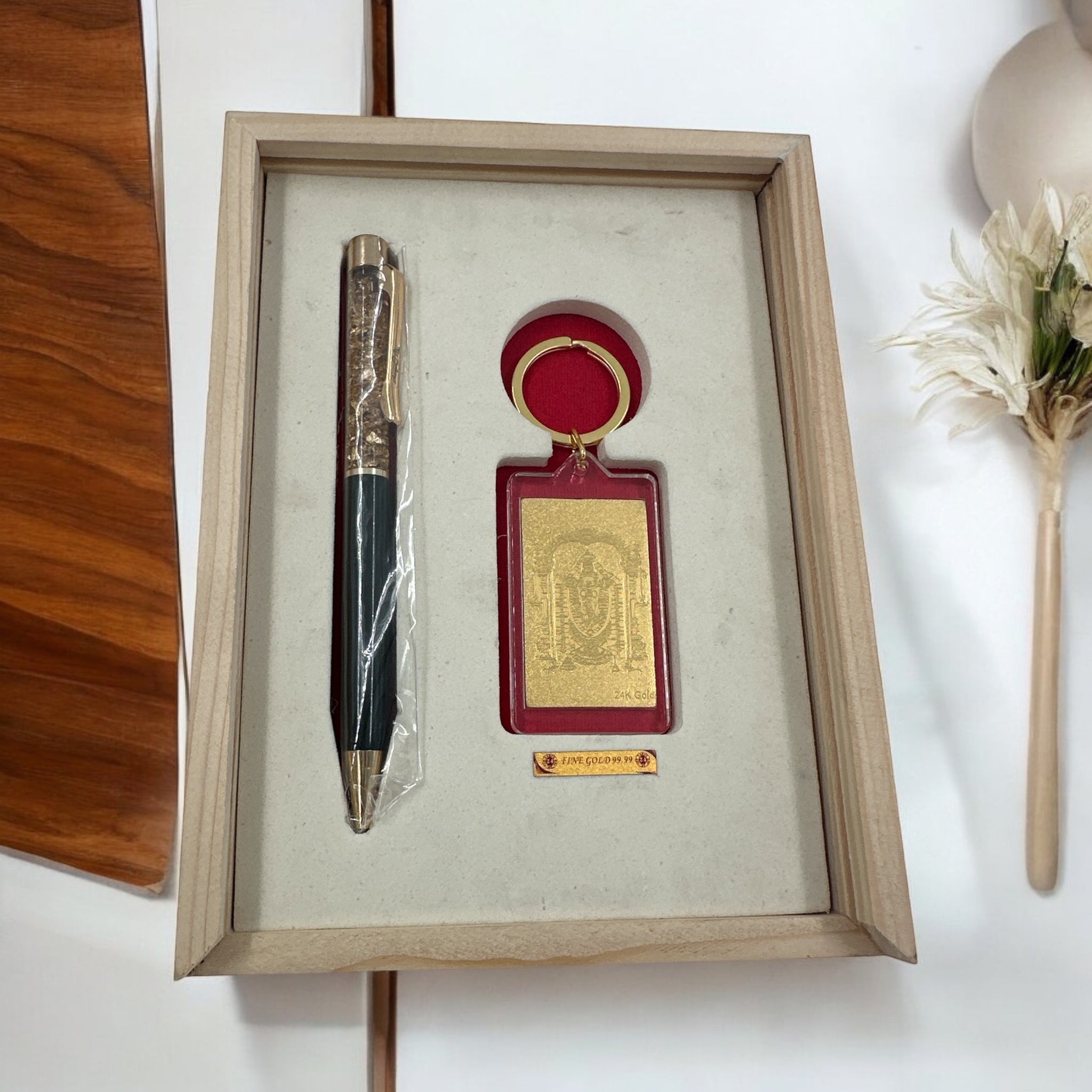Gift Combo 2 (Balaji Key Chain with Pen 24KT Gold)