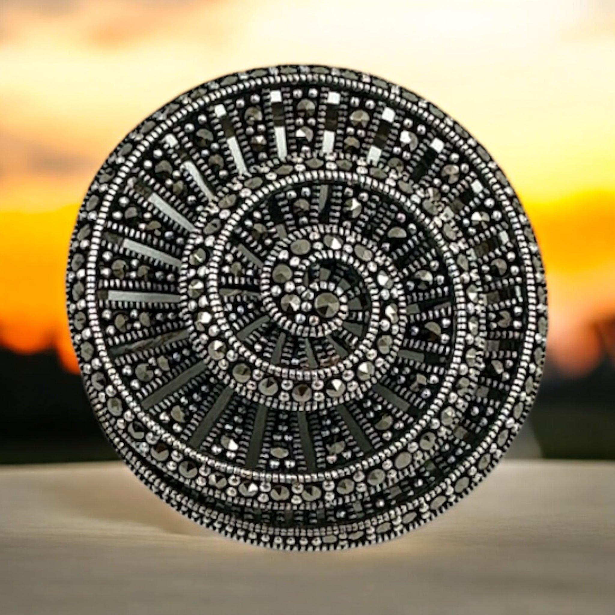 Precious Saree Pins 92.5 Silver round shape Dsgin and marker stone