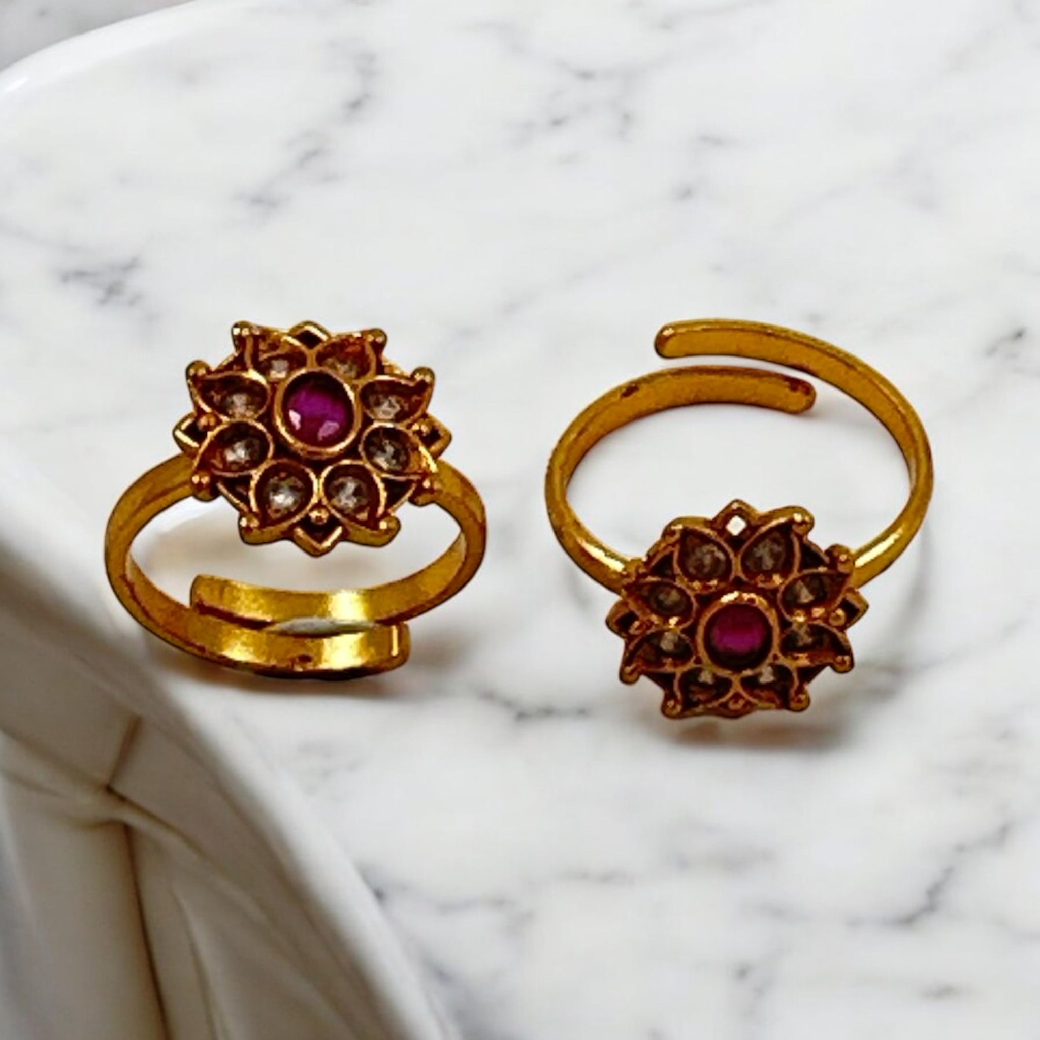 Toe Rings With Gold Polish