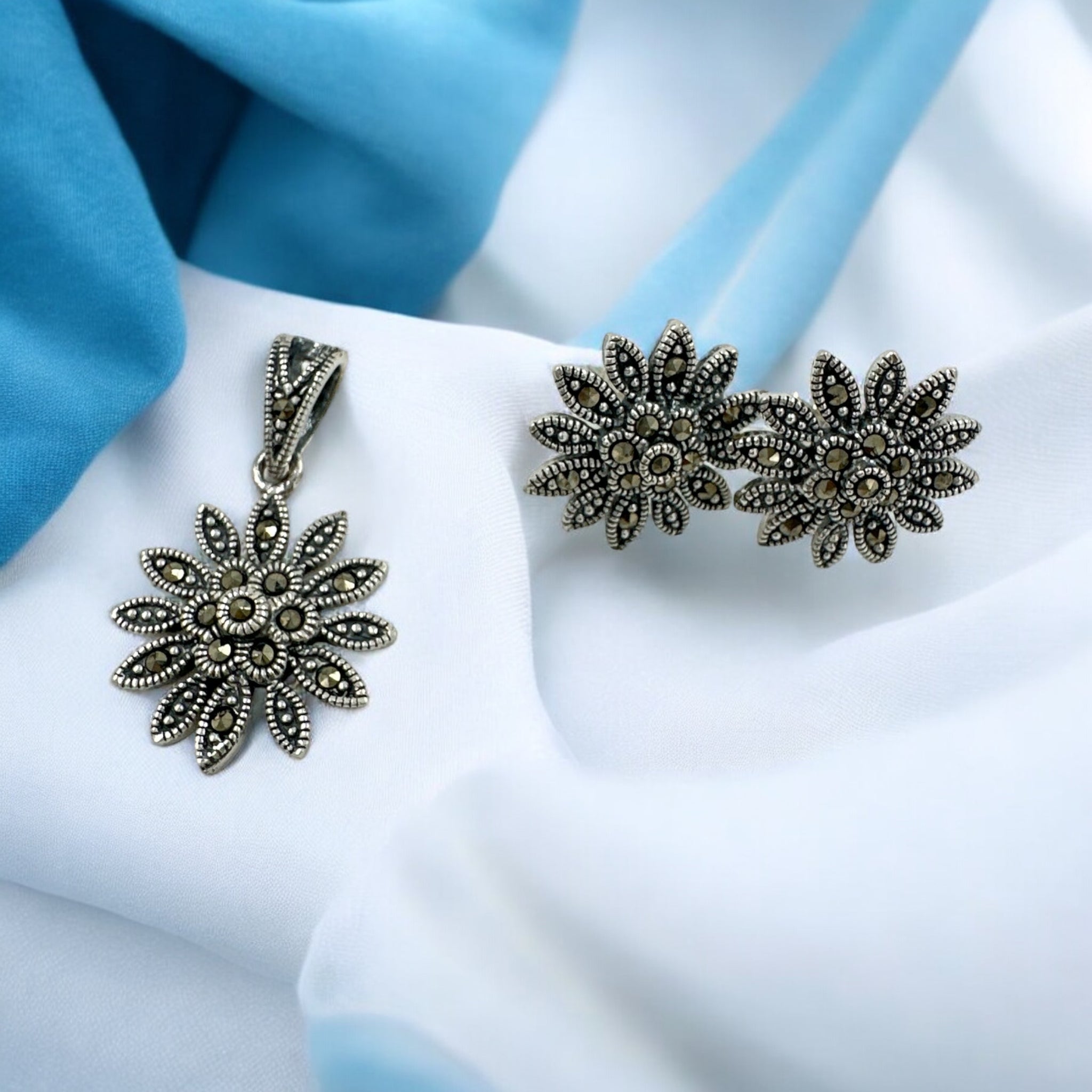 Precious Pendant Set 92.5 Silver Marker stone with flower design