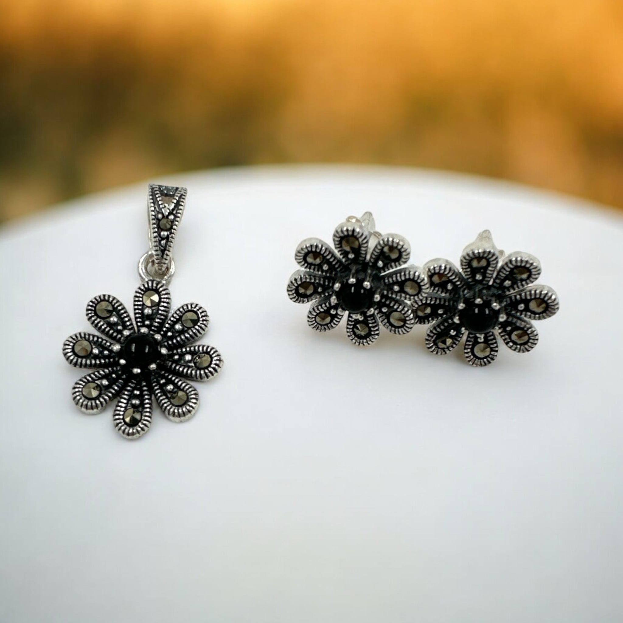 Precious Pendant Set 92.5 Silver marker stone with flower design
