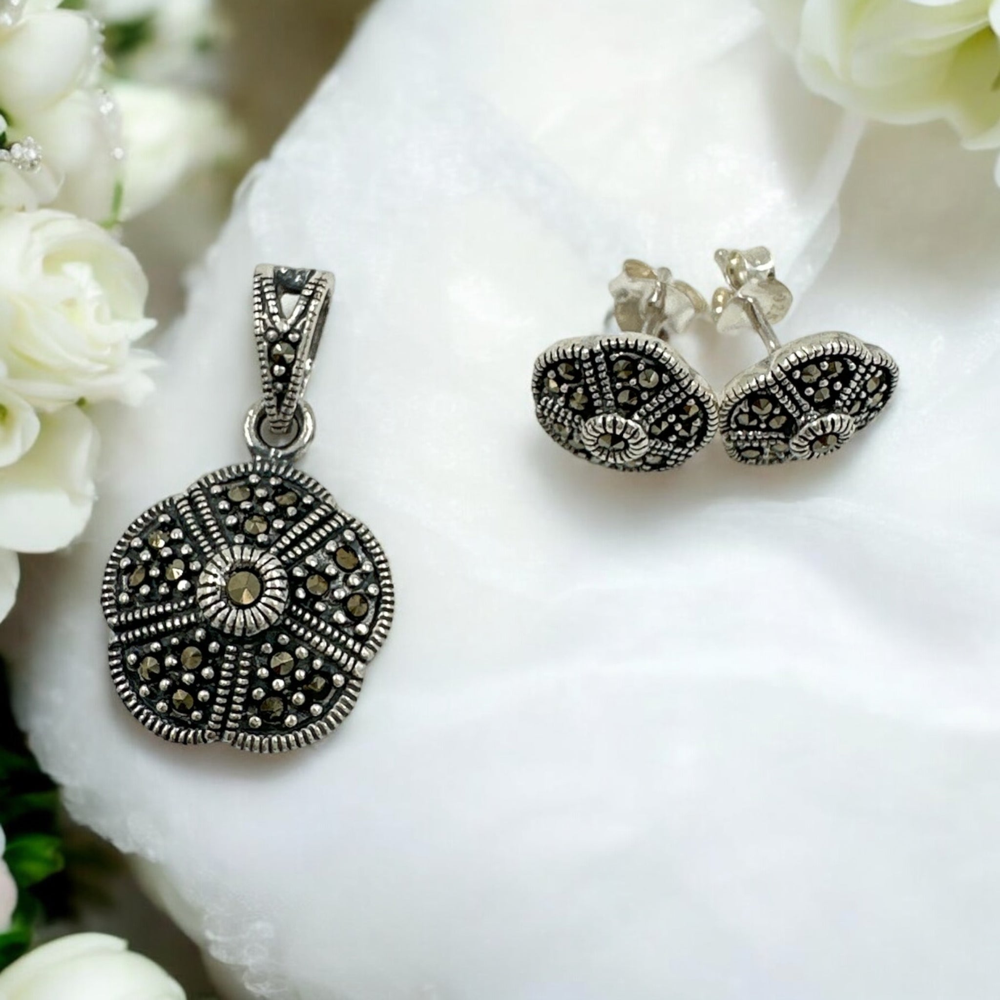 Precious Pendant Set 92.5 Silver marker stone with flower design