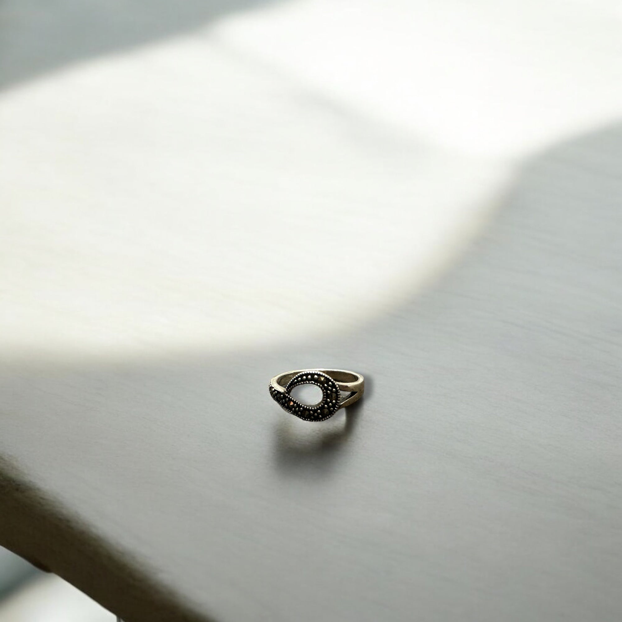 Precious finger ring 92.5 Silver Marker stone