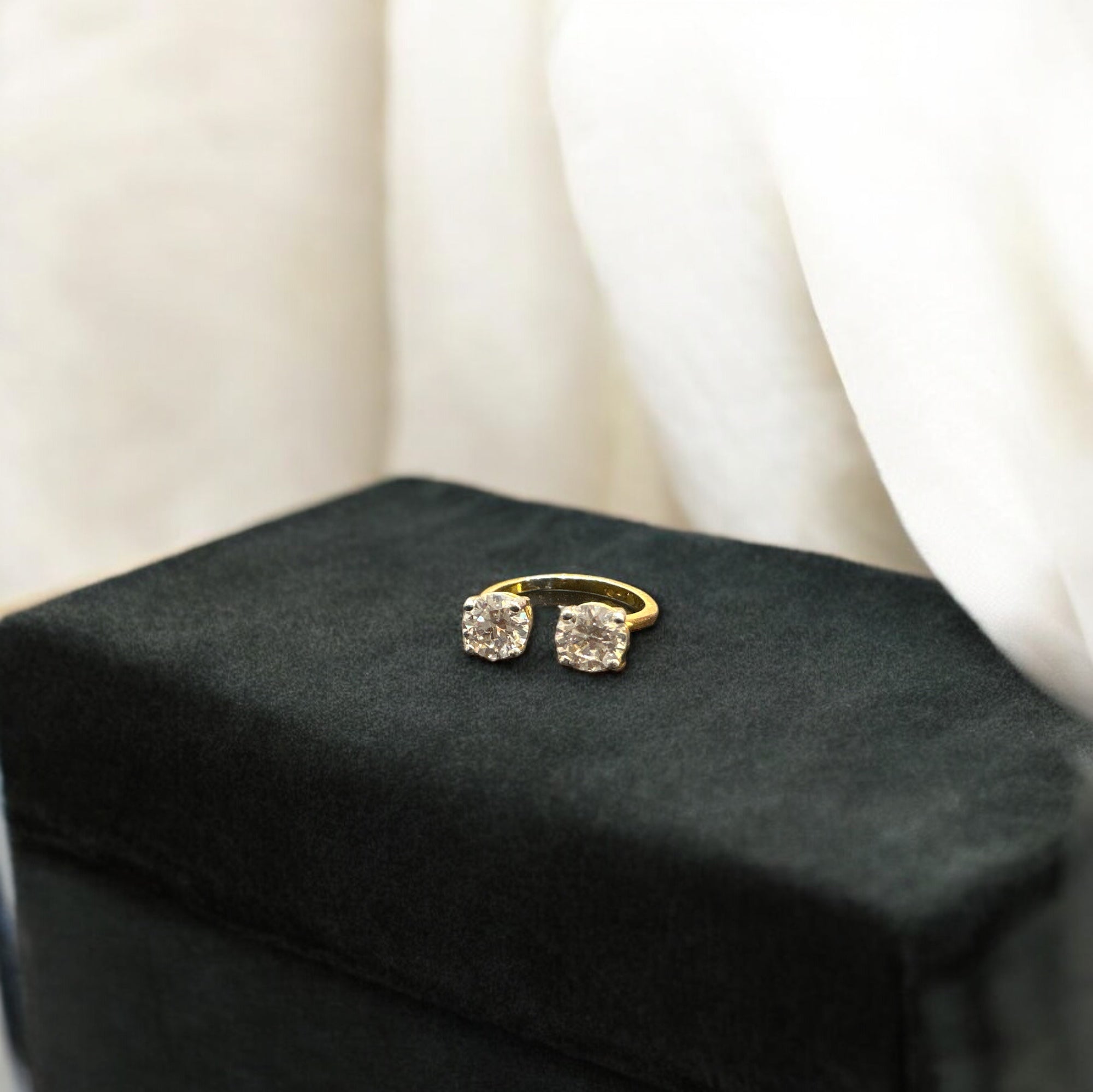 Precious finger ring 92.5 Silver Premium CZ