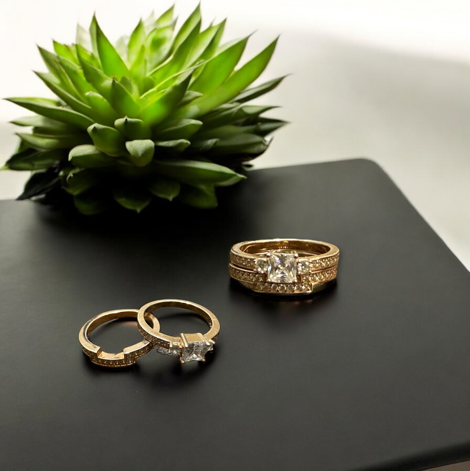 Precious finger ring 92.5 Silver Premium CZ