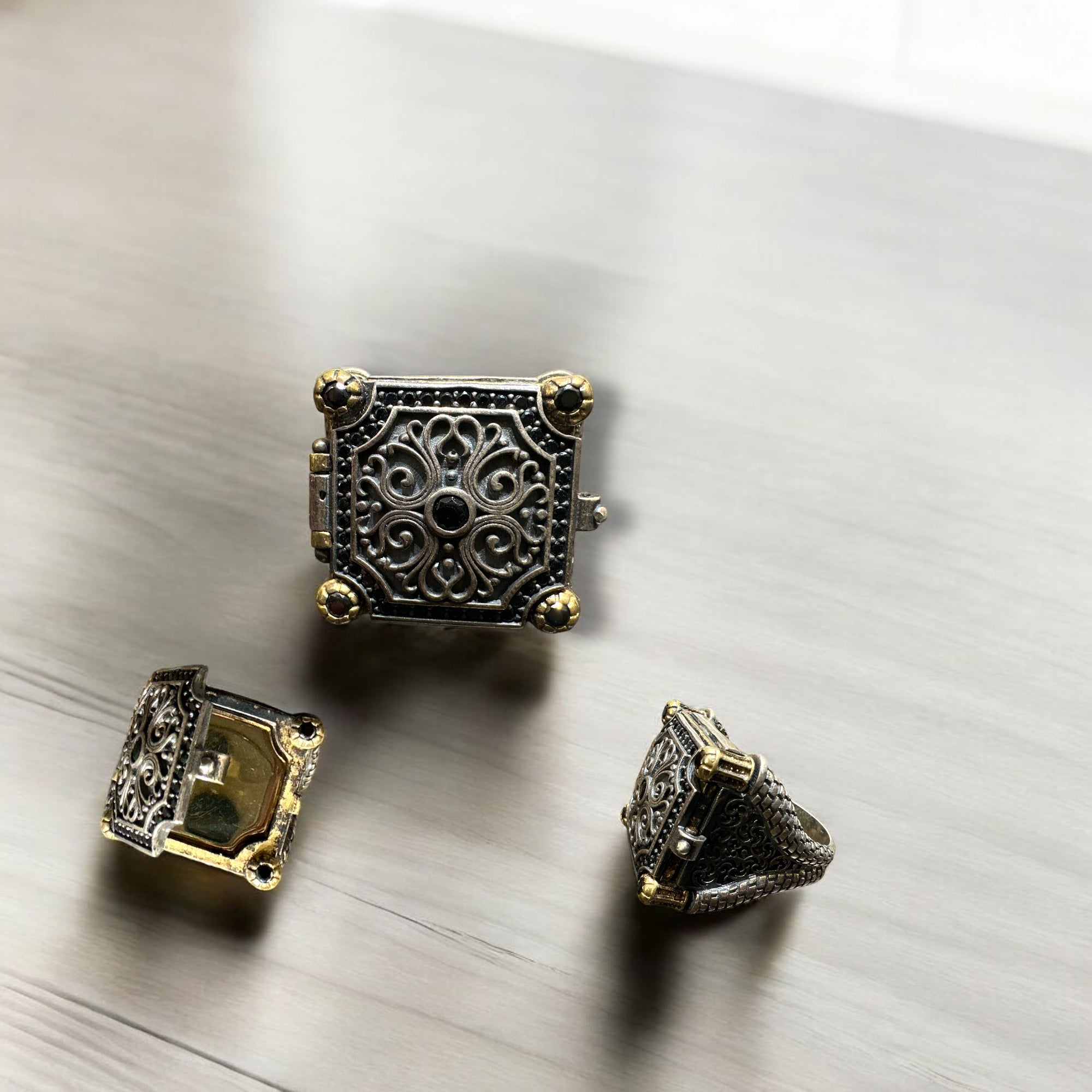 Precious finger ring 92.5 Silver Marker stone