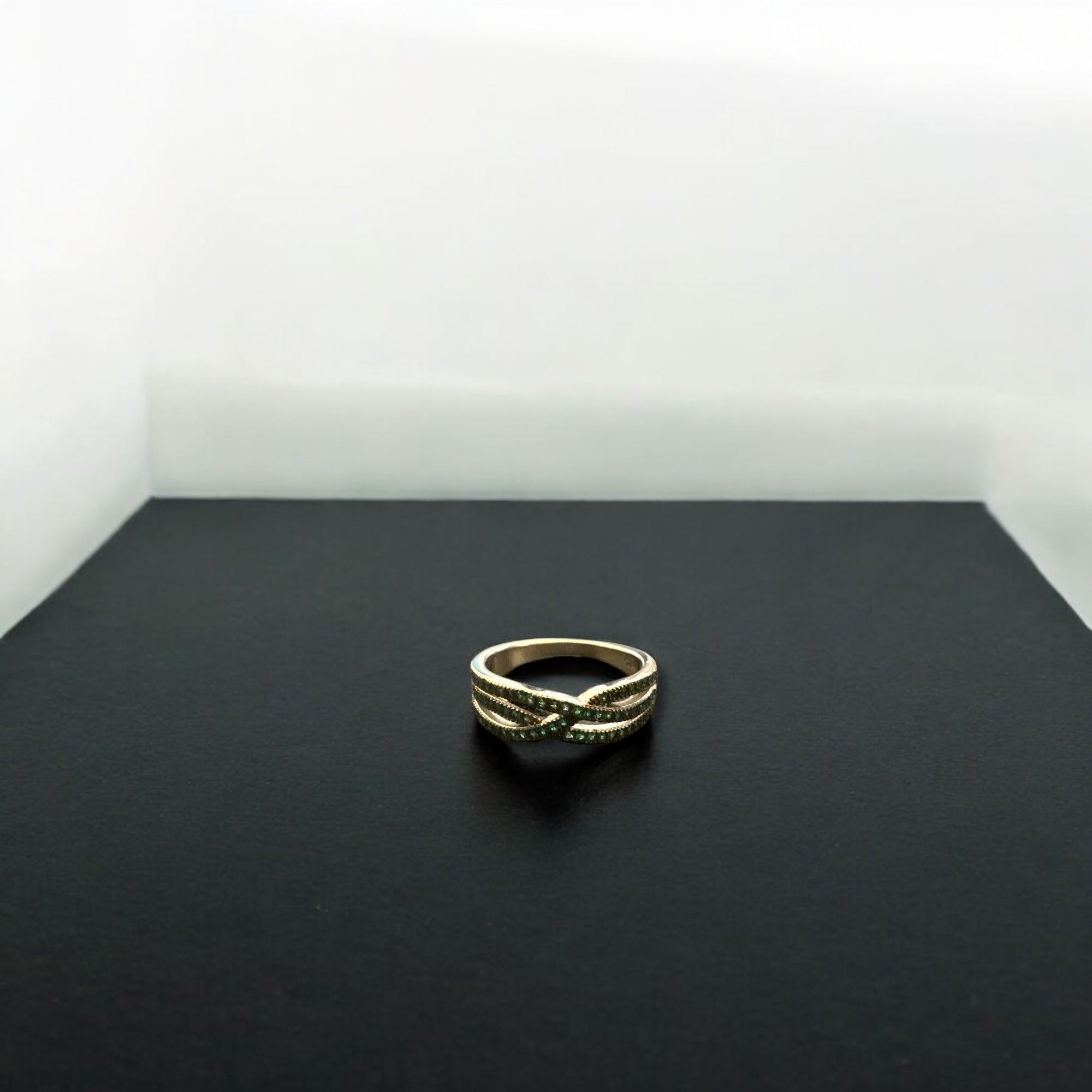 Precious finger ring 92.5 Silver Premium CZ