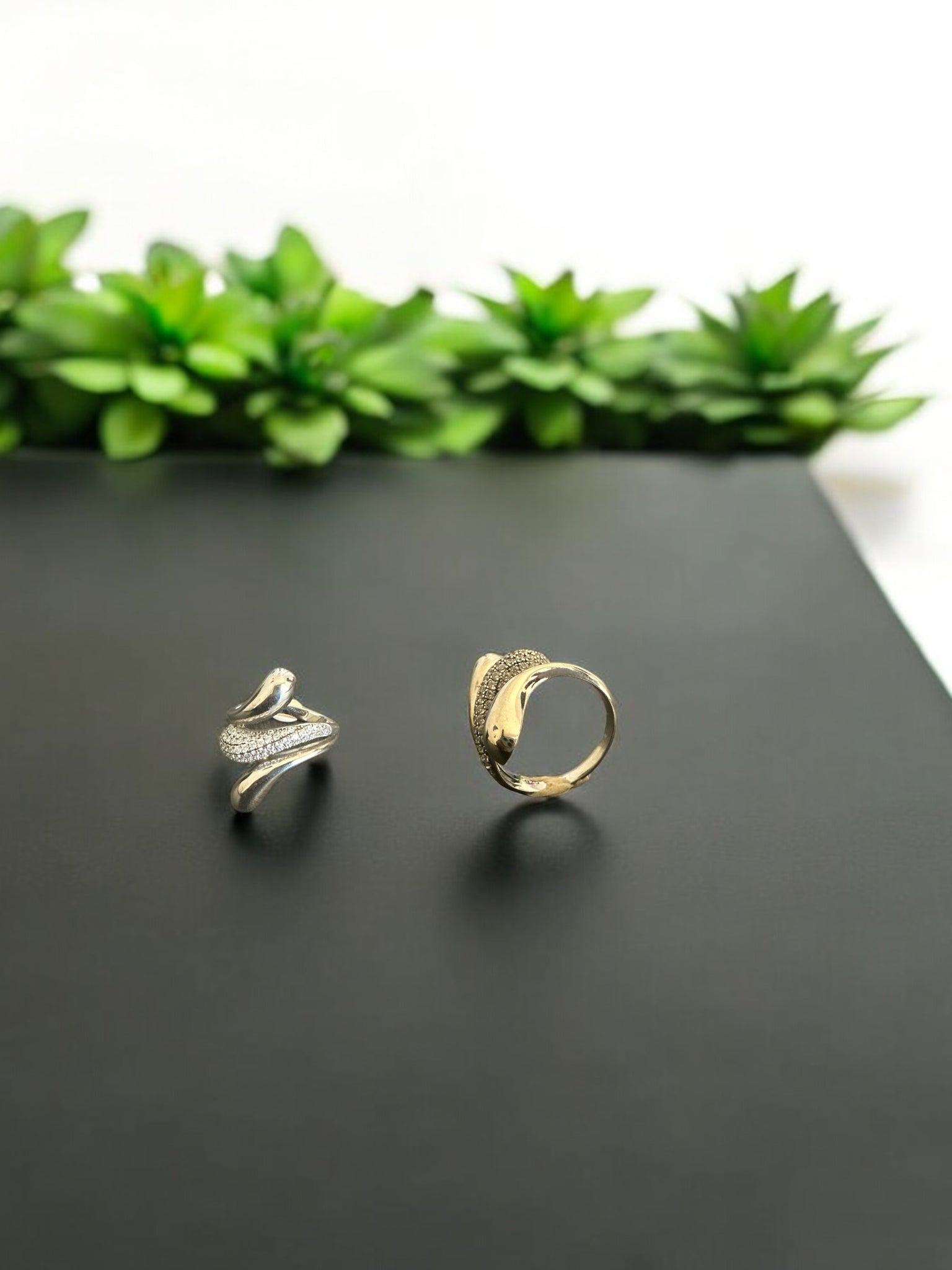 Precious finger ring 92.5 Silver Premium CZ