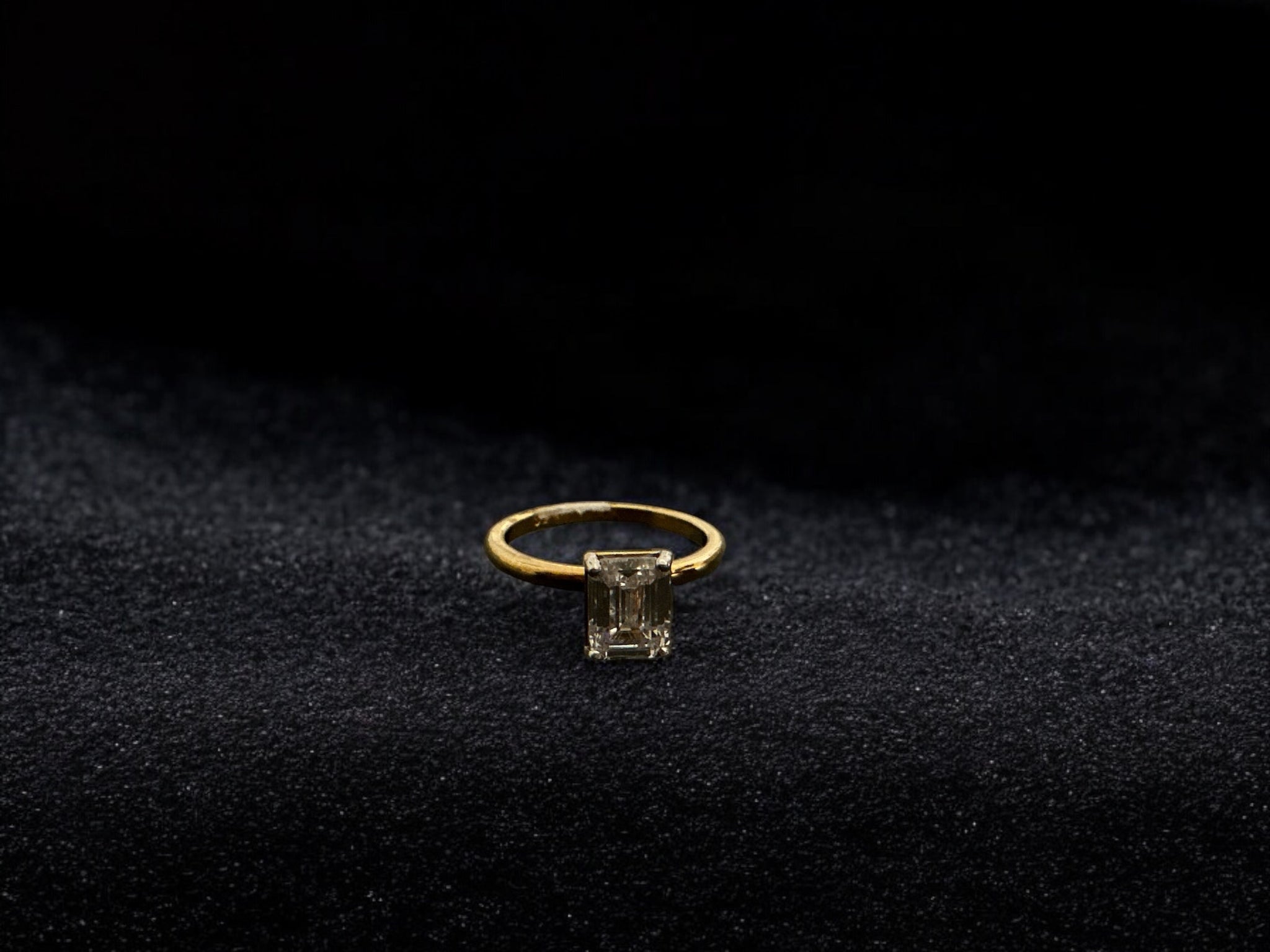 Precious finger ring 92.5 Silver Premium CZ