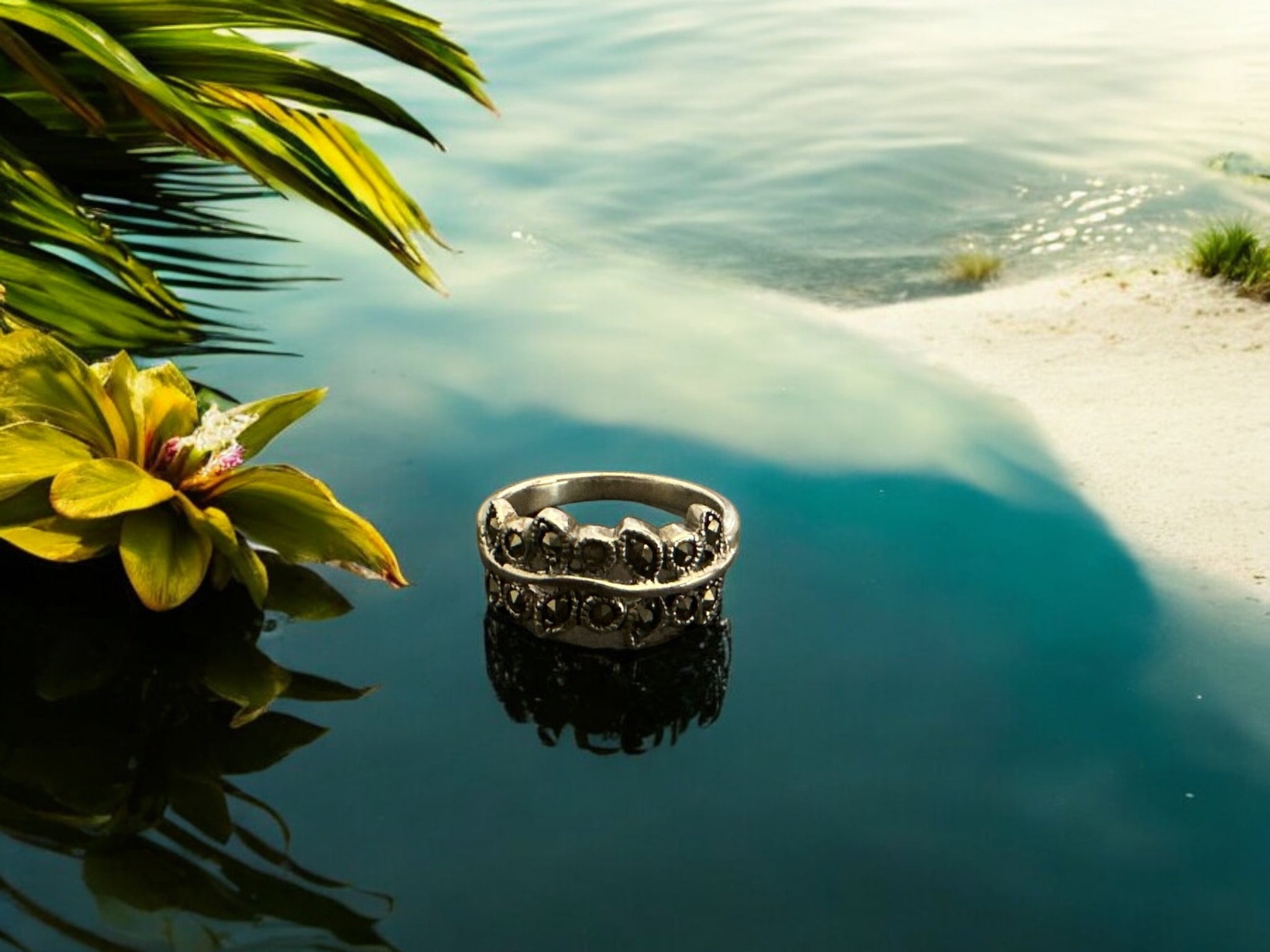 Precious finger ring 92.5 Silver Marker stone