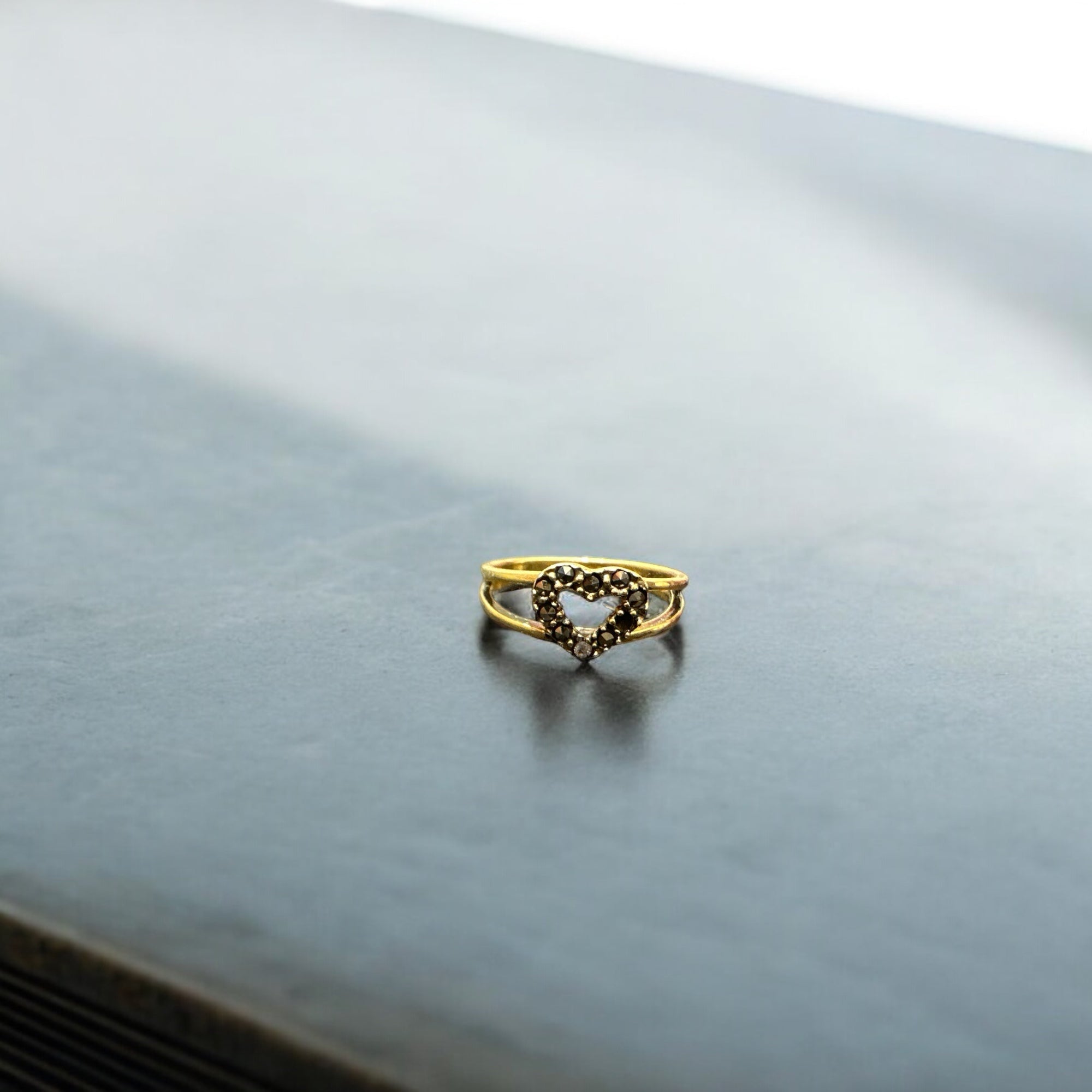Precious finger ring 92.5 Silver Premium CZ