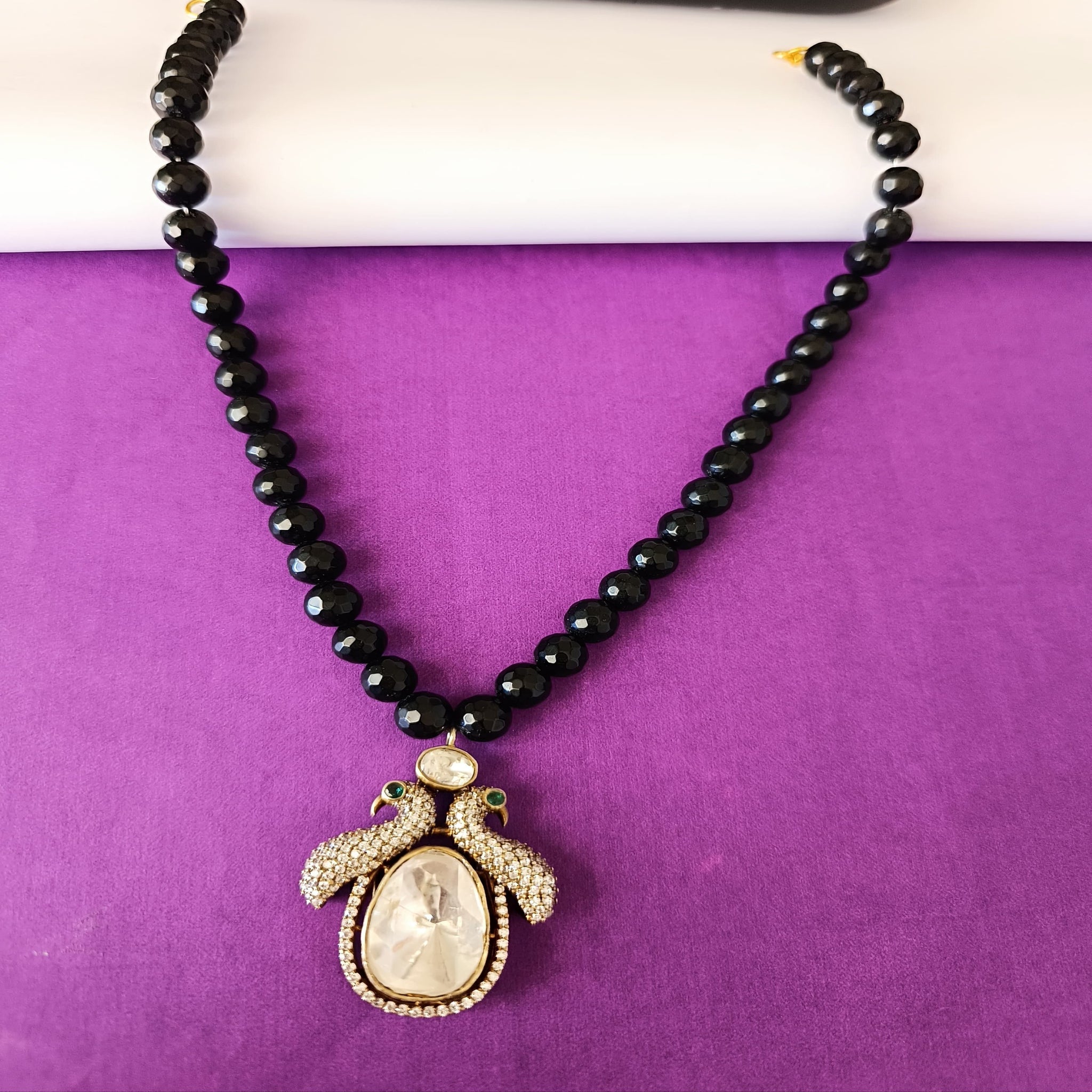 Chain With Victoria Pendet