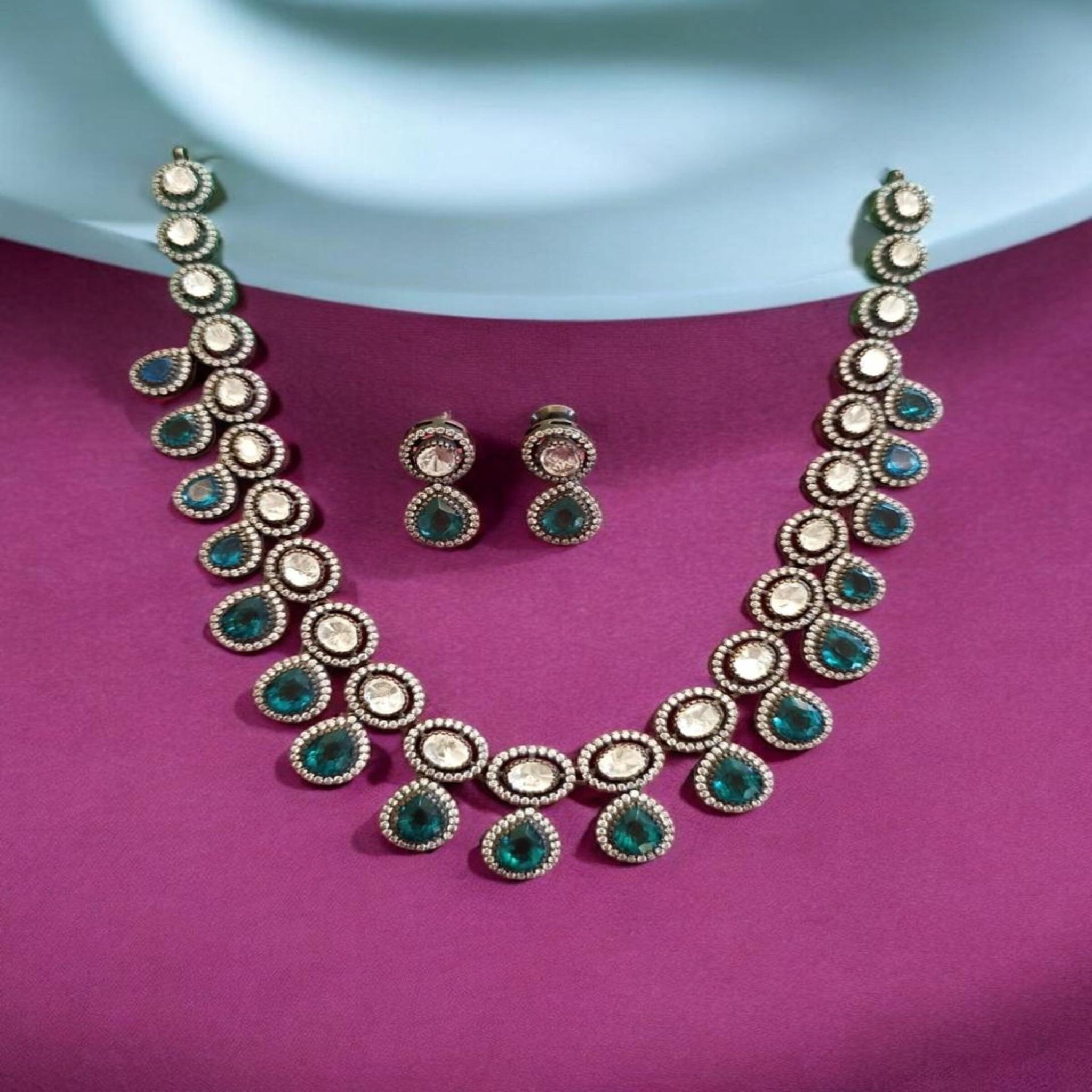 Victorian Necklace Set with Emarald Stones