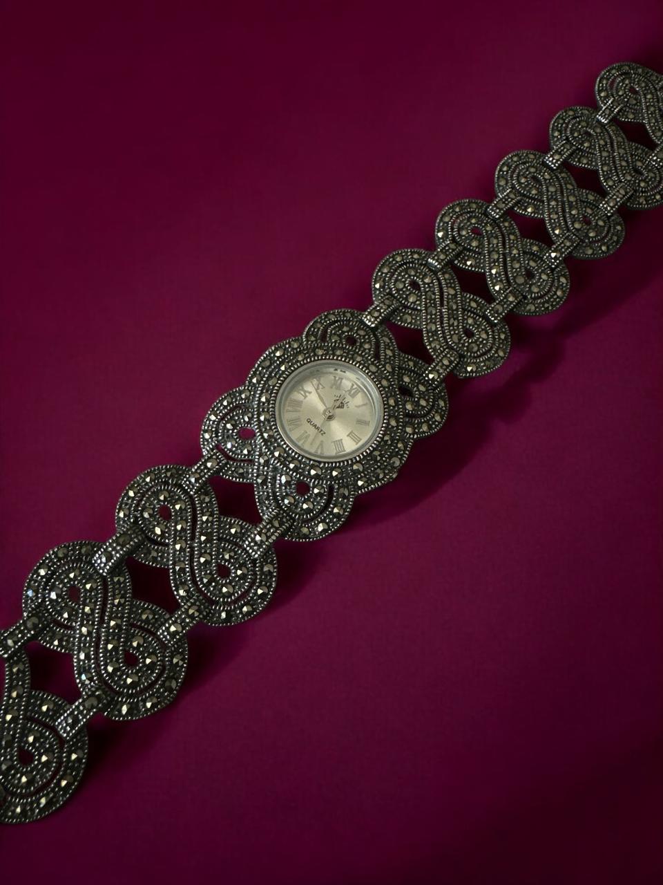 Marker stones with Brad belt Womens Watch