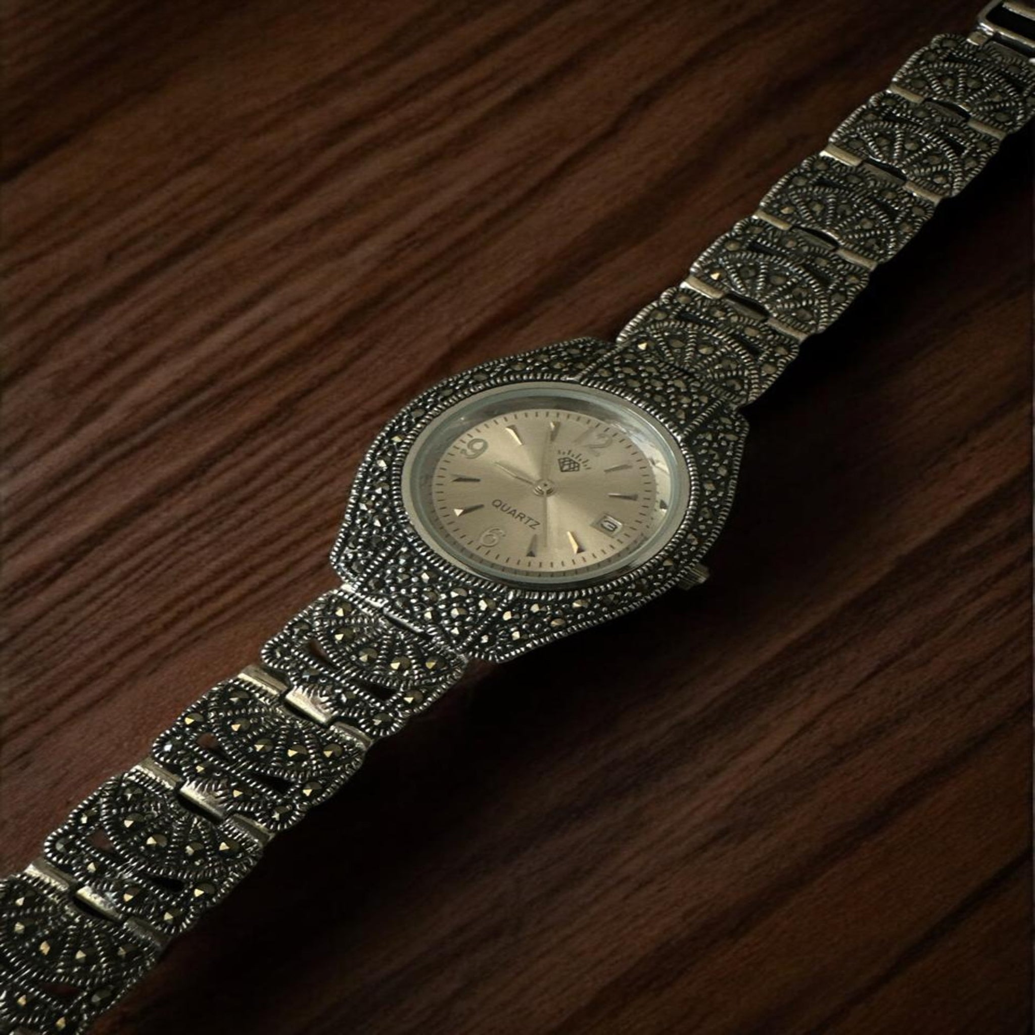 Womens Watch with Marker stone