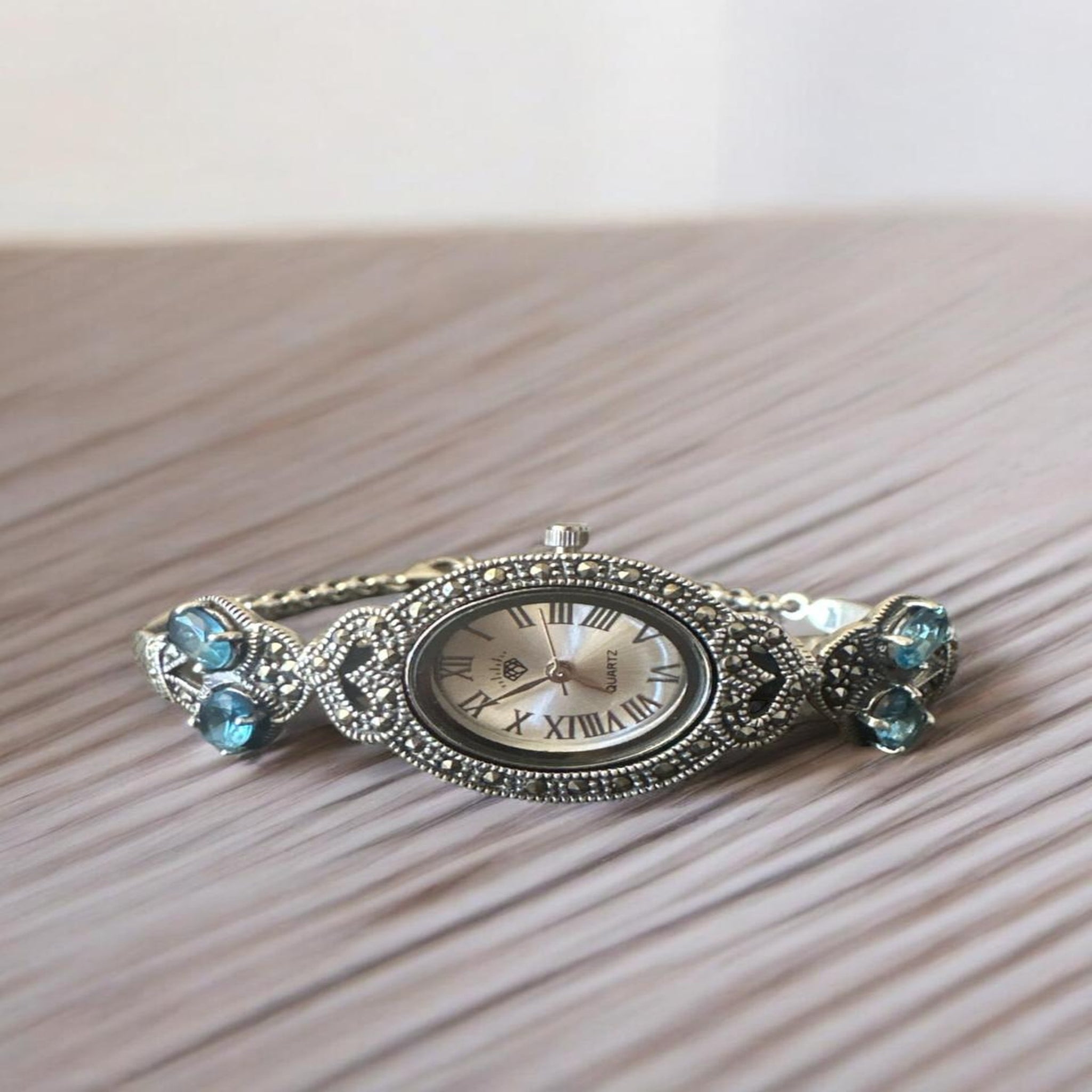 Womens Watch with ovel shape