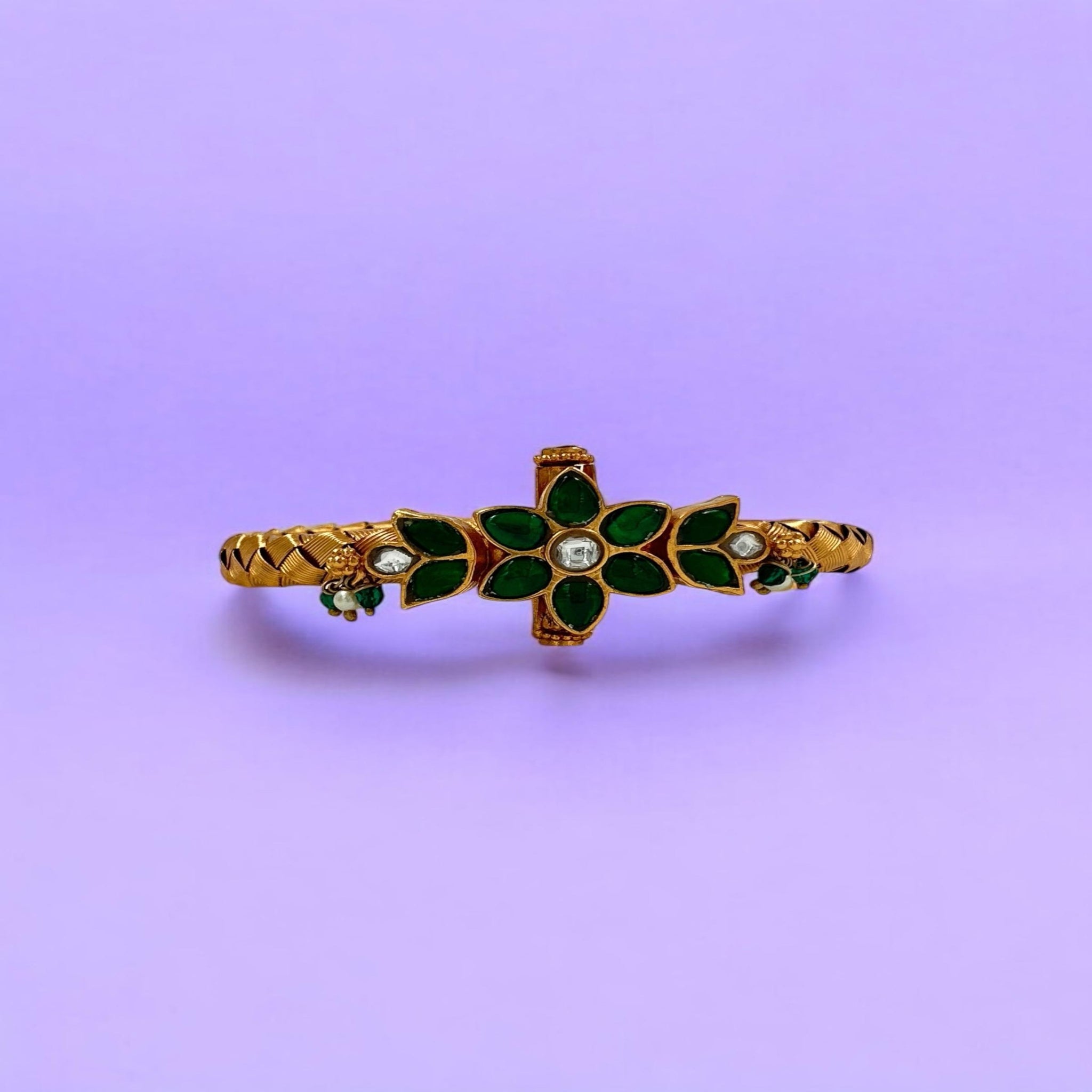 Antique Bangle with Screw Modal Emerals Gold Polish